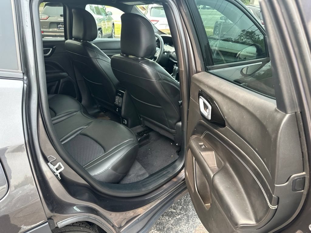 Used 2023 Jeep Compass Latitude w/ Convenience Group AWD/4WD image 35
