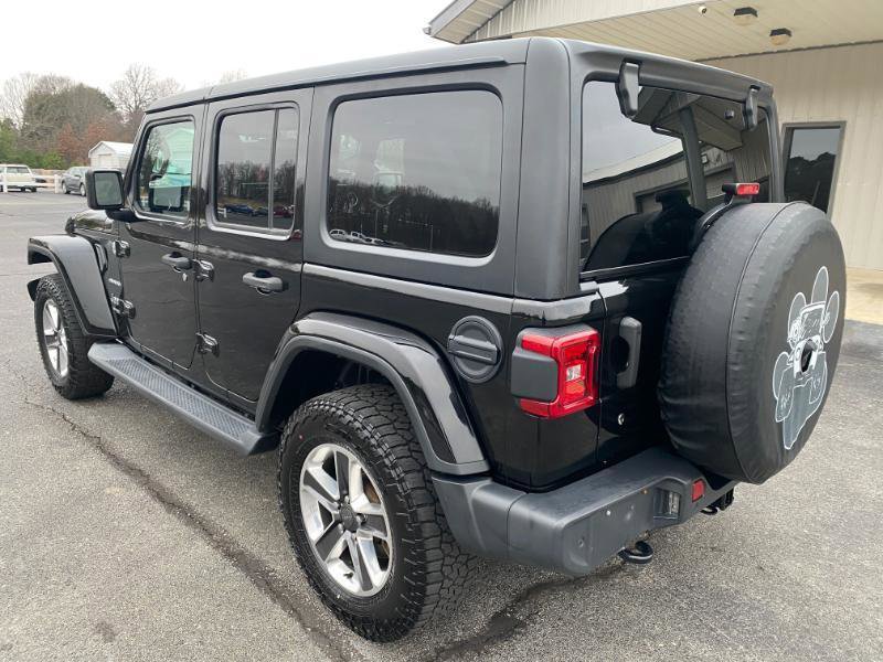 Used 2018 Jeep Wrangler Unlimited Sahara image 3