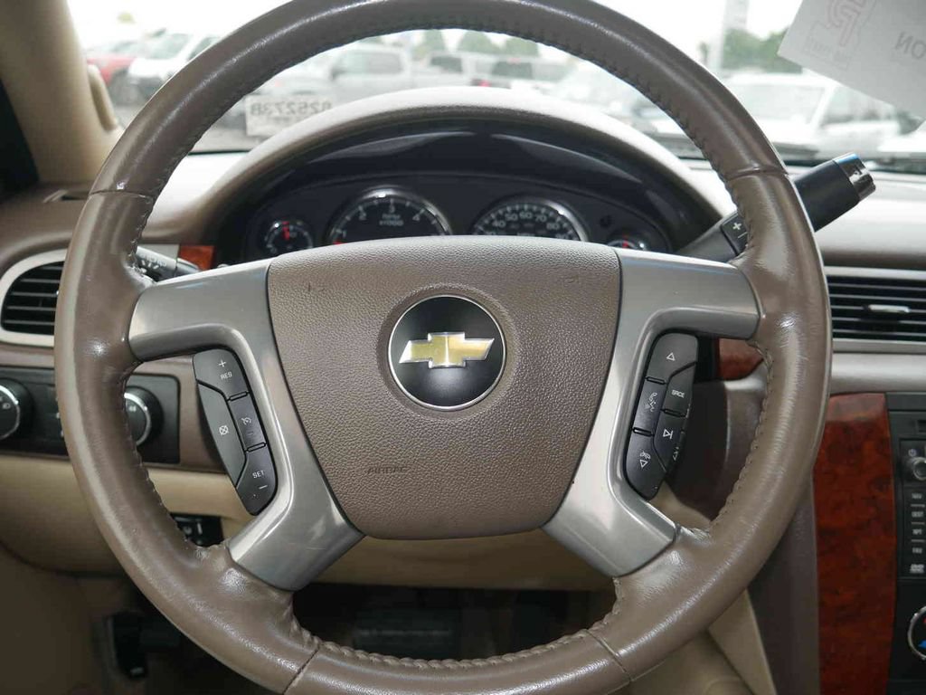 Used 2011 Chevrolet Suburban LTZ AWD/4WD image 37
