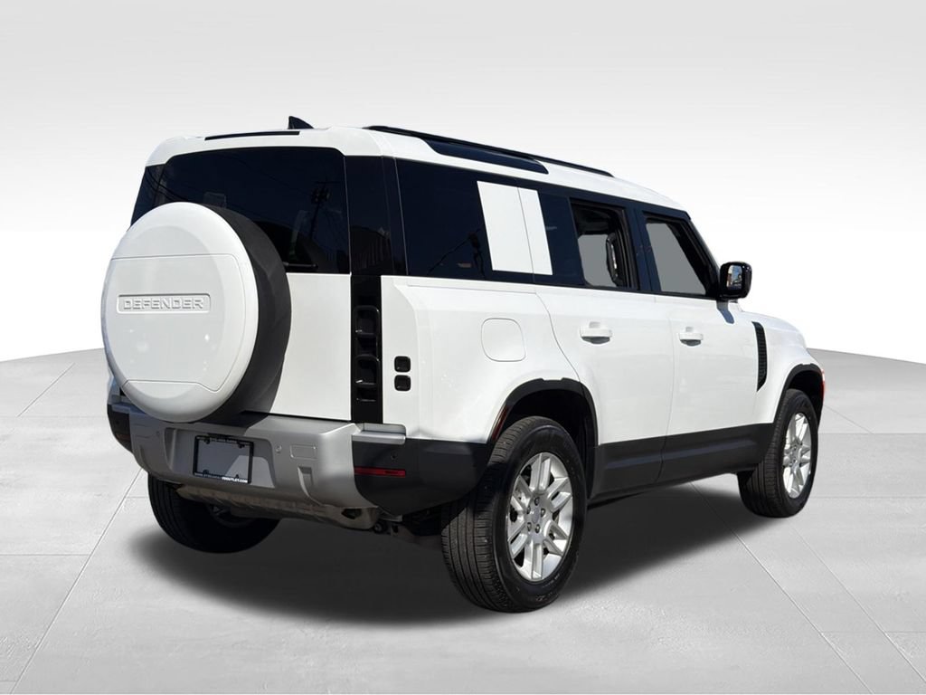 Used 2025 Land Rover Defender 110 S AWD/4WD image 10
