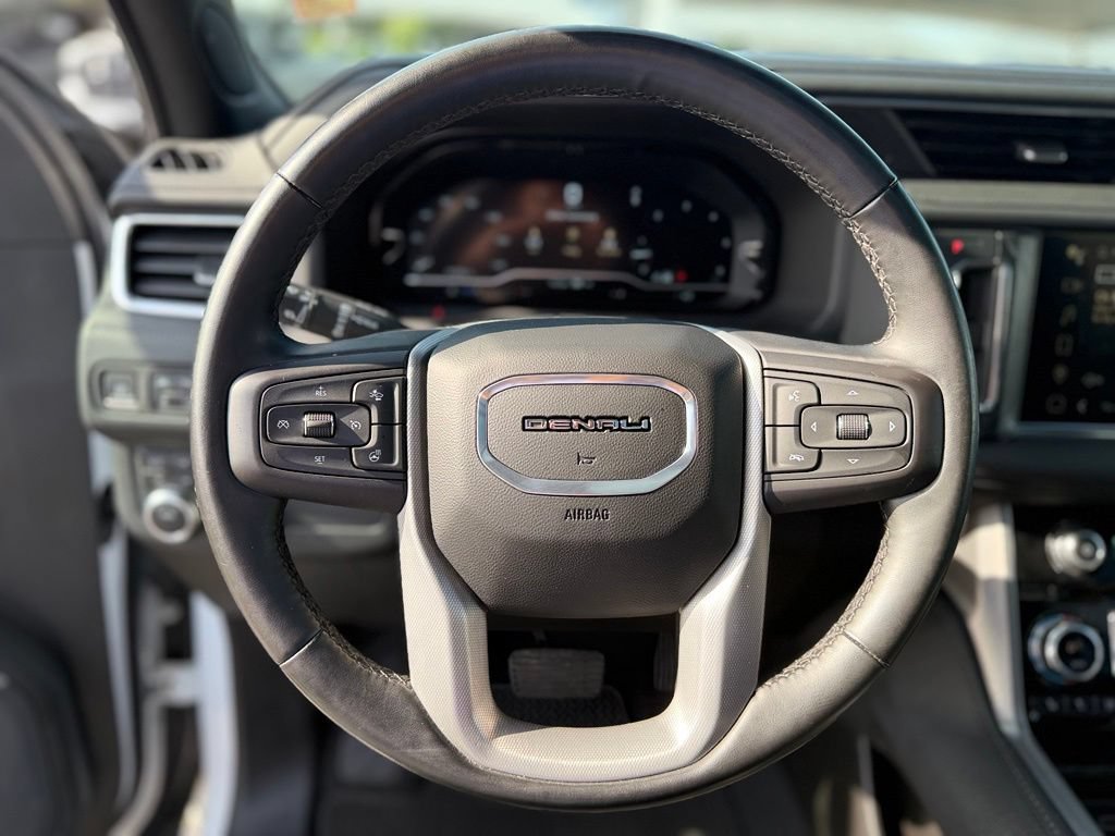 Used 2023 GMC Yukon Denali AWD/4WD image 10