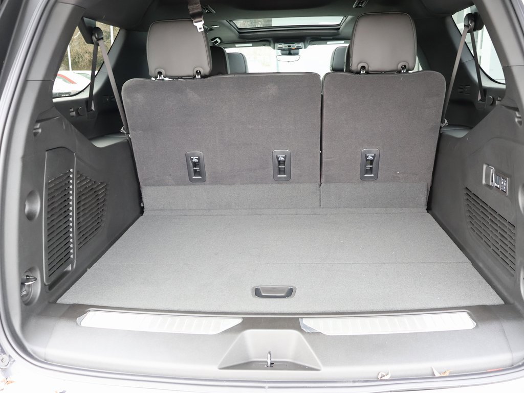 New 2025 Chevrolet Suburban High Country image 35