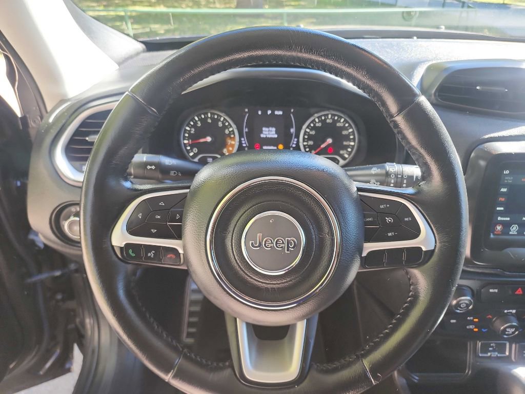 Used 2018 Jeep Renegade Latitude image 16