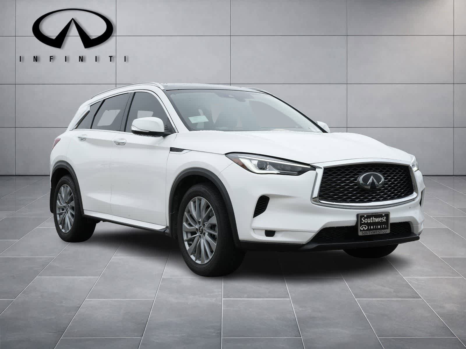 Used 2025 INFINITI QX50 Luxe w/ Cargo Package AWD/4WD image 3