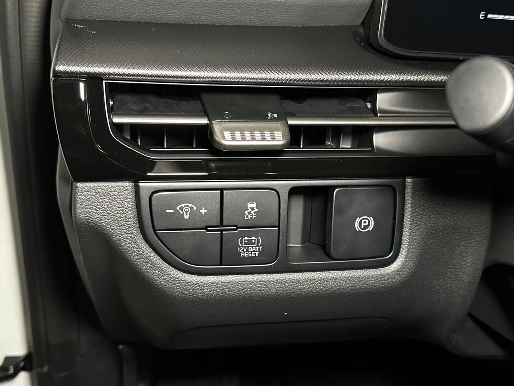 New 2026 Kia Sportage LX image 17