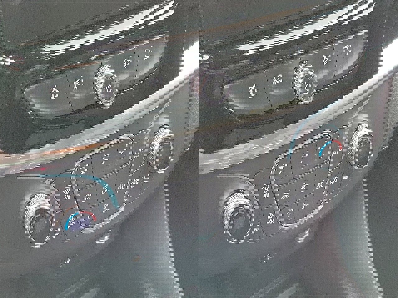 Used 2023 Chevrolet Traverse LT image 27