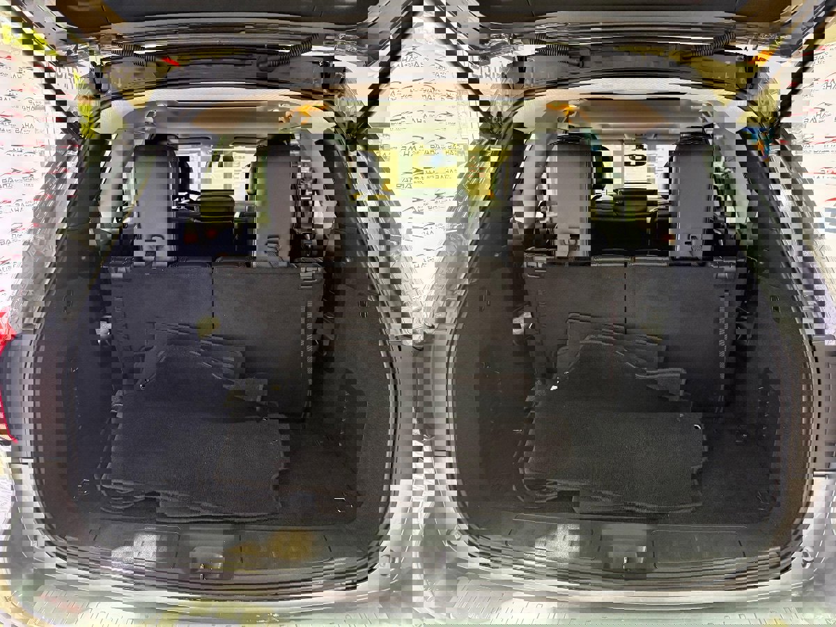 Used 2020 Nissan Pathfinder Platinum FWD image 43