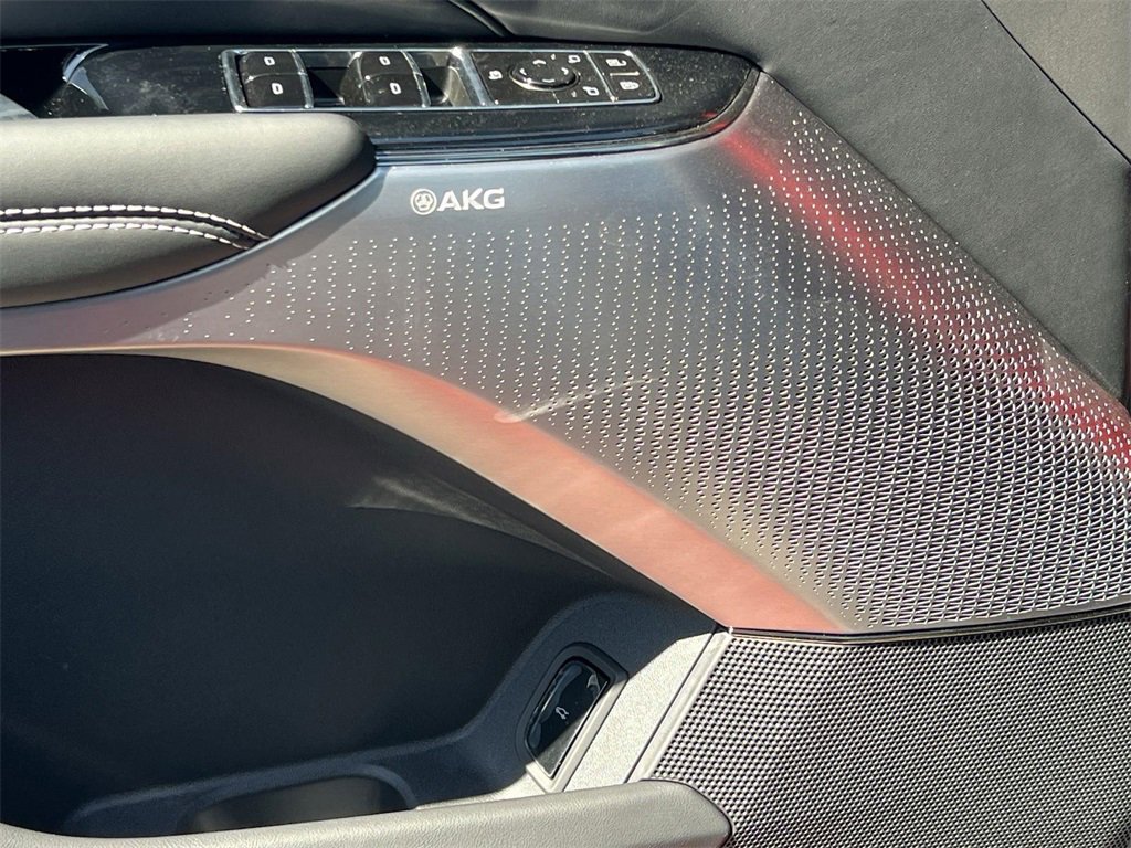 New 2026 Cadillac Lyriq V image 24