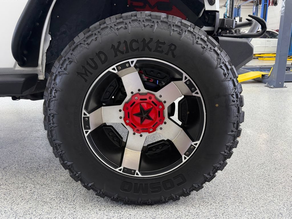 Used 2016 Jeep Wrangler Unlimited Rubicon w/ Connectivity Group AWD/4WD image 43