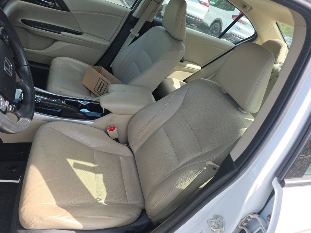 Used 2017 Honda Accord EX-L image 10