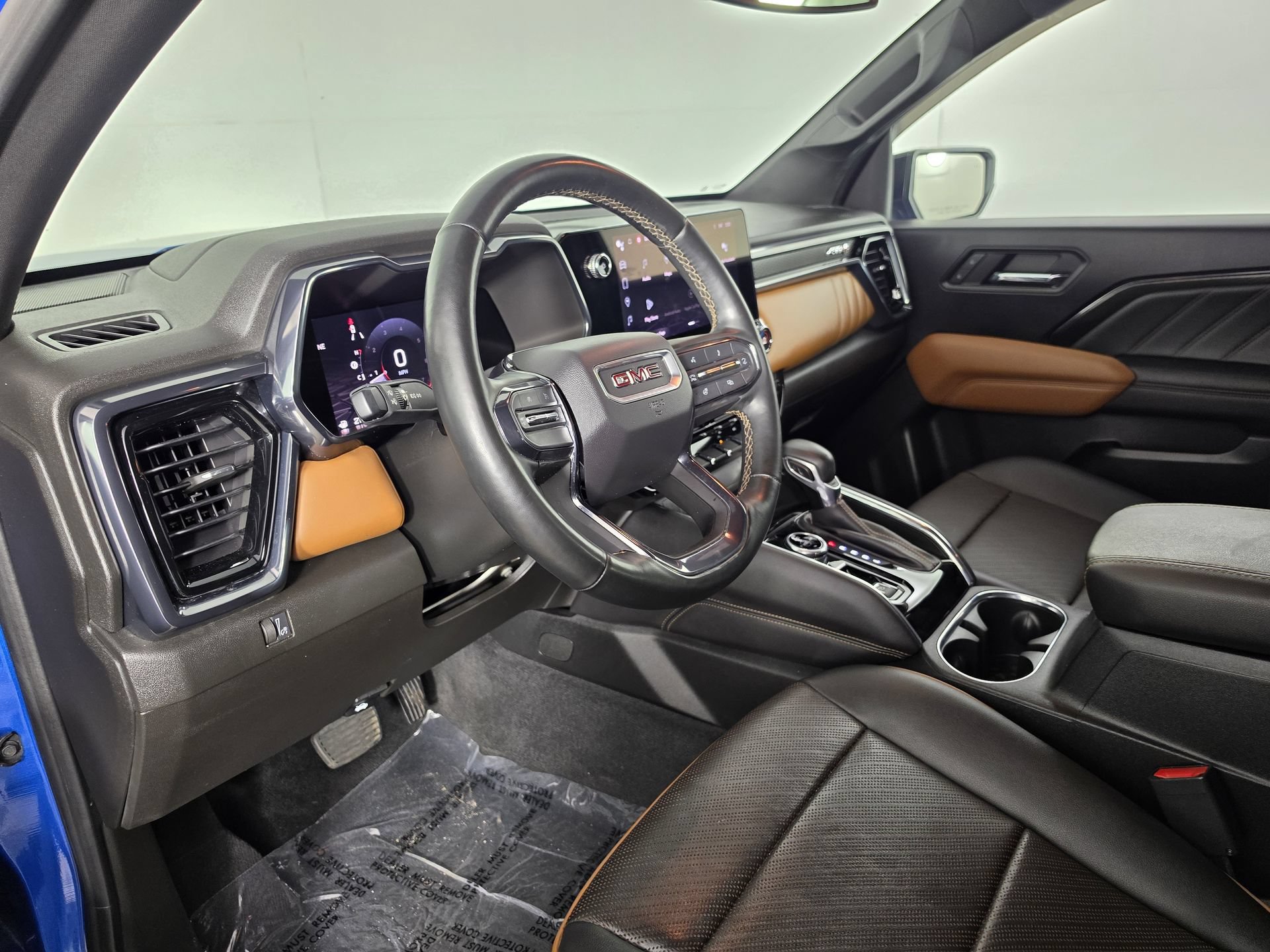 Used 2023 GMC Canyon AT4 w/ AT4 Premium Package AWD/4WD image 13