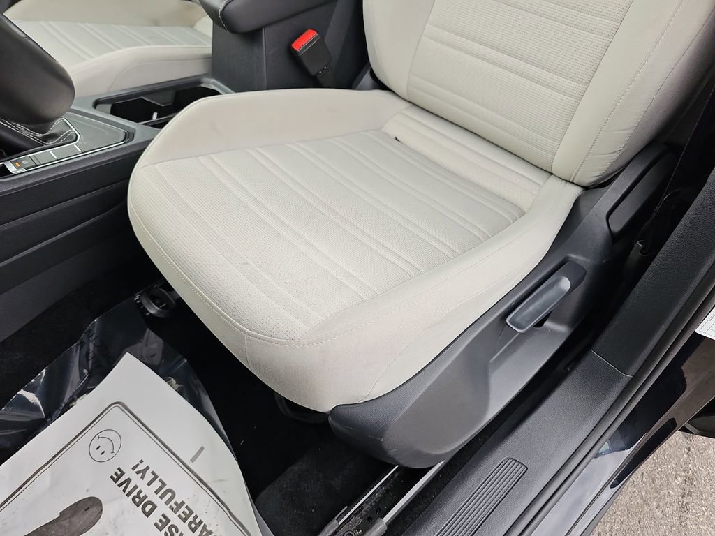 Used 2024 Volkswagen Tiguan S image 33