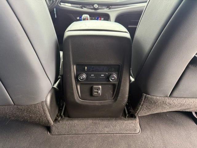 Used 2020 Buick Enclave Essence FWD image 13