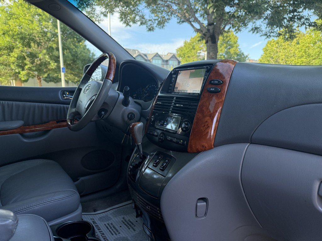 Used 2008 Toyota Sienna XLE AWD/4WD image 19