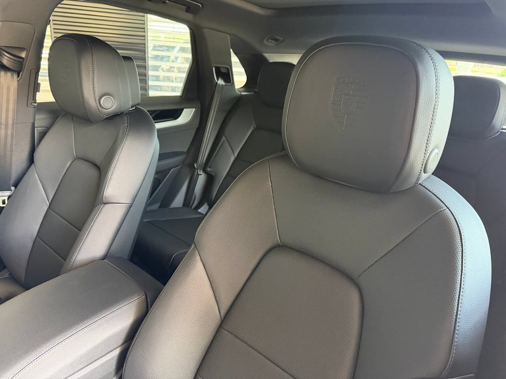 New 2026 Porsche Cayenne AWD/4WD image 5