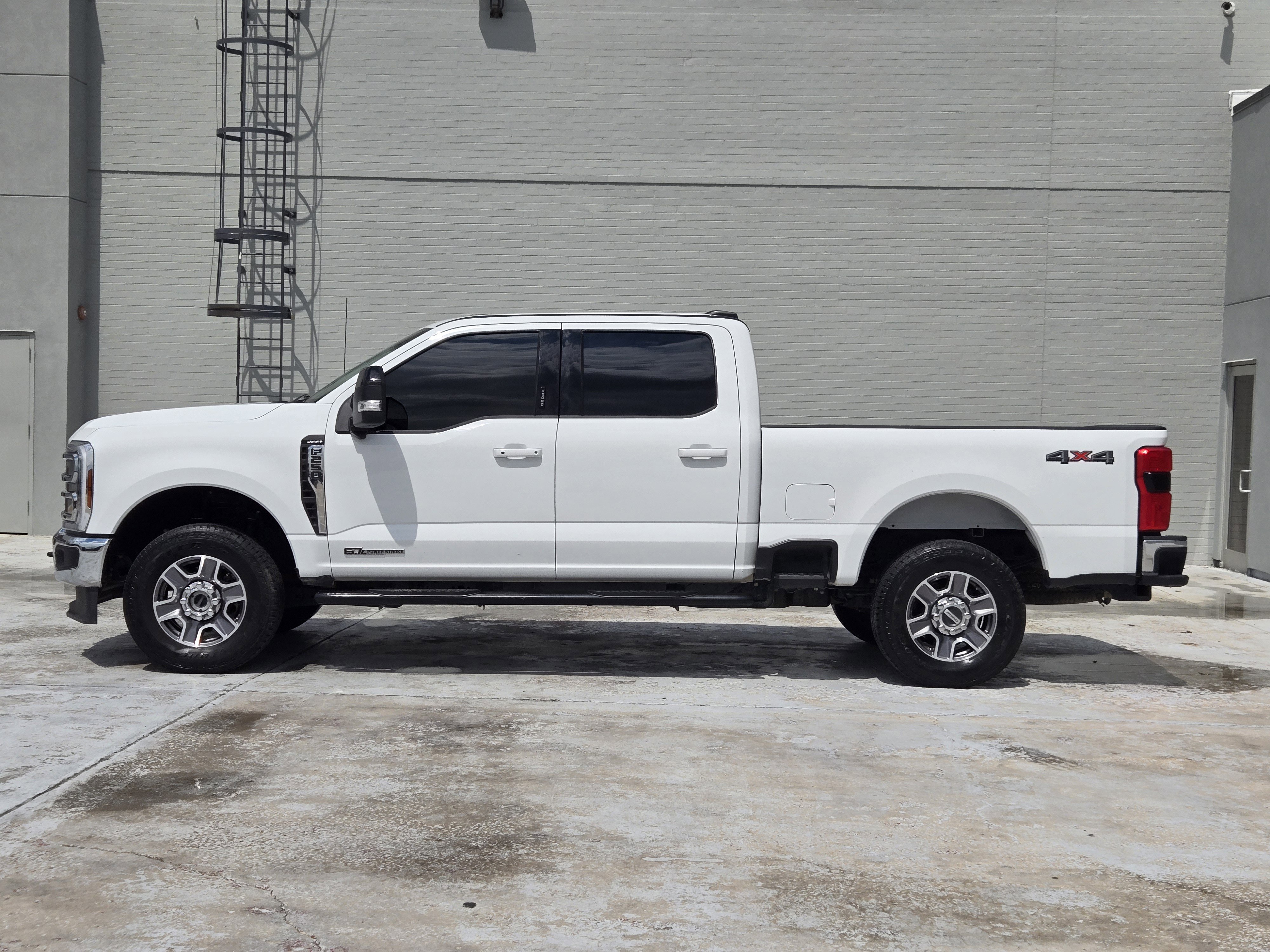 Used 2024 Ford F250 Lariat image 5