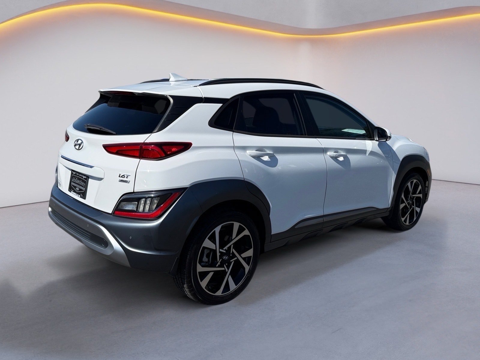 Used 2022 Hyundai Kona Limited w/ Winter Weather Package AWD/4WD image 3