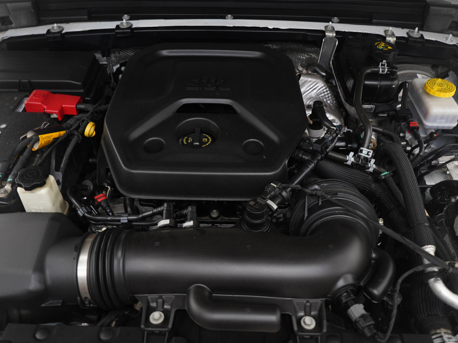 Used 2024 Jeep Wrangler Sahara image 32