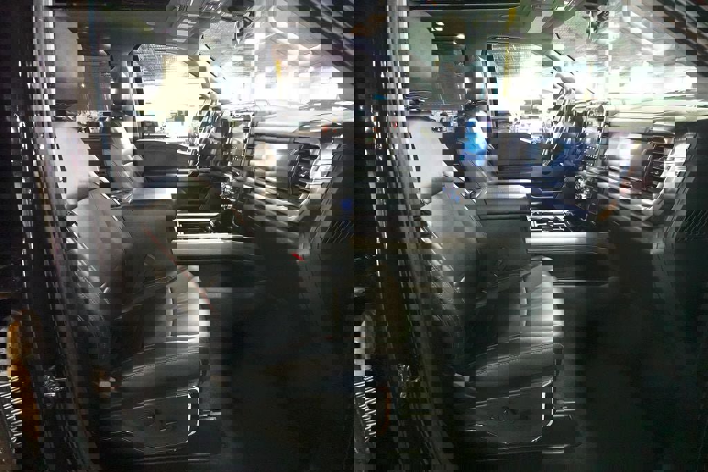 Used 2023 Ford F350 Lariat w/ Lariat Ultimate Package AWD/4WD image 33