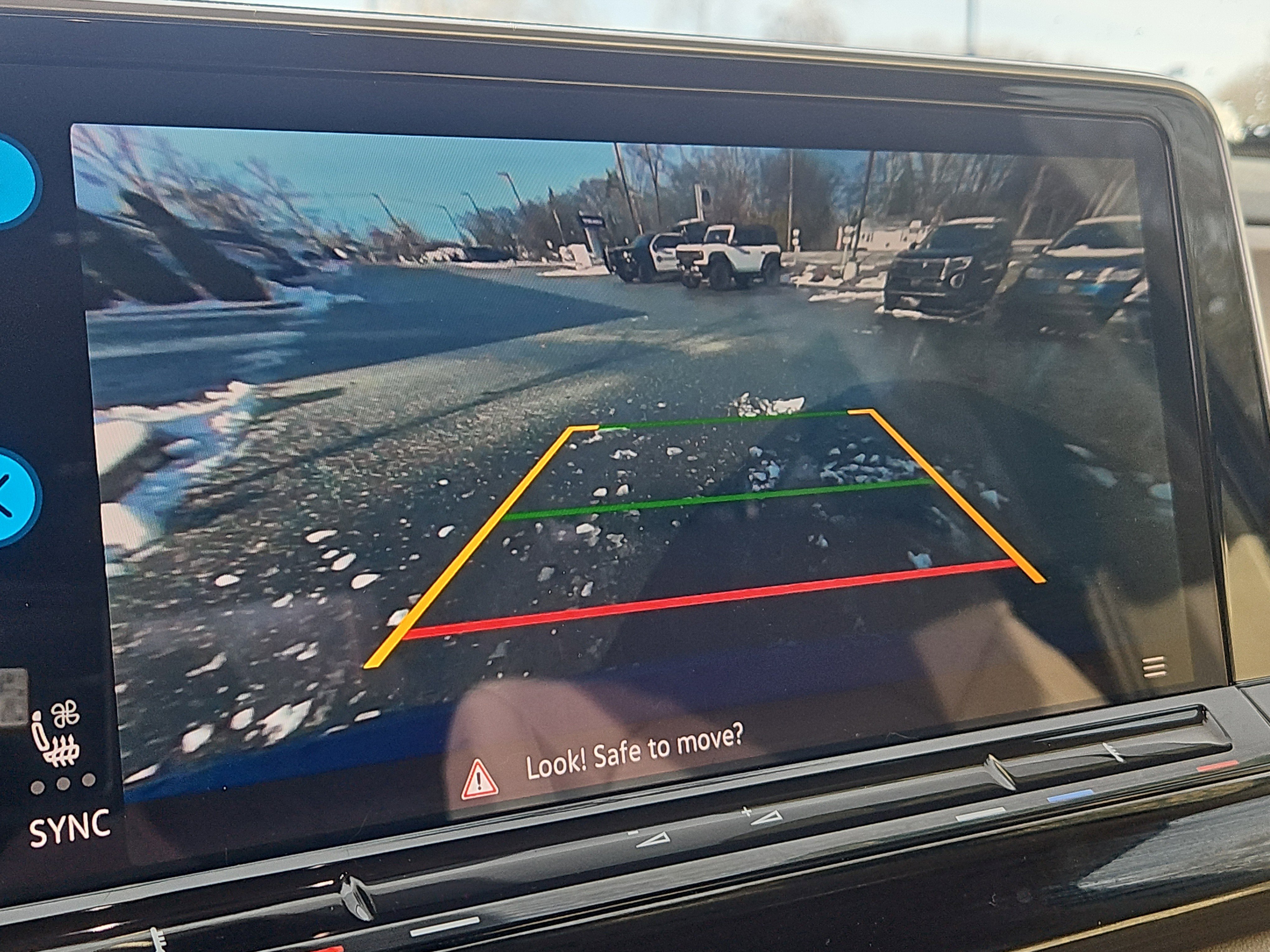 Used 2025 Volkswagen Atlas SE image 8