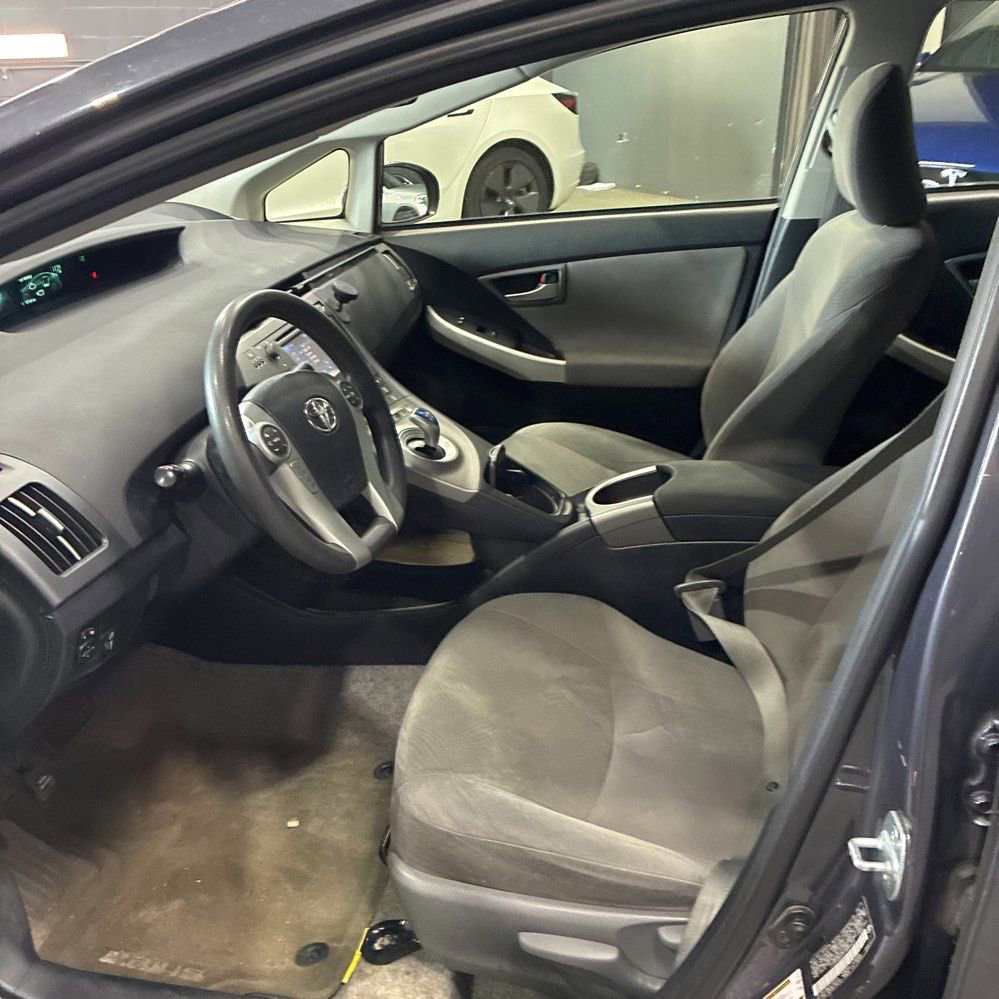 Used 2015 Toyota Prius Three FWD image 2