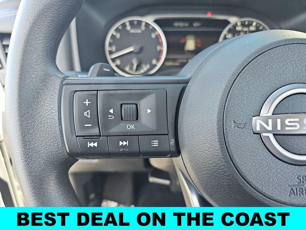 Used 2024 Nissan Rogue SV image 17