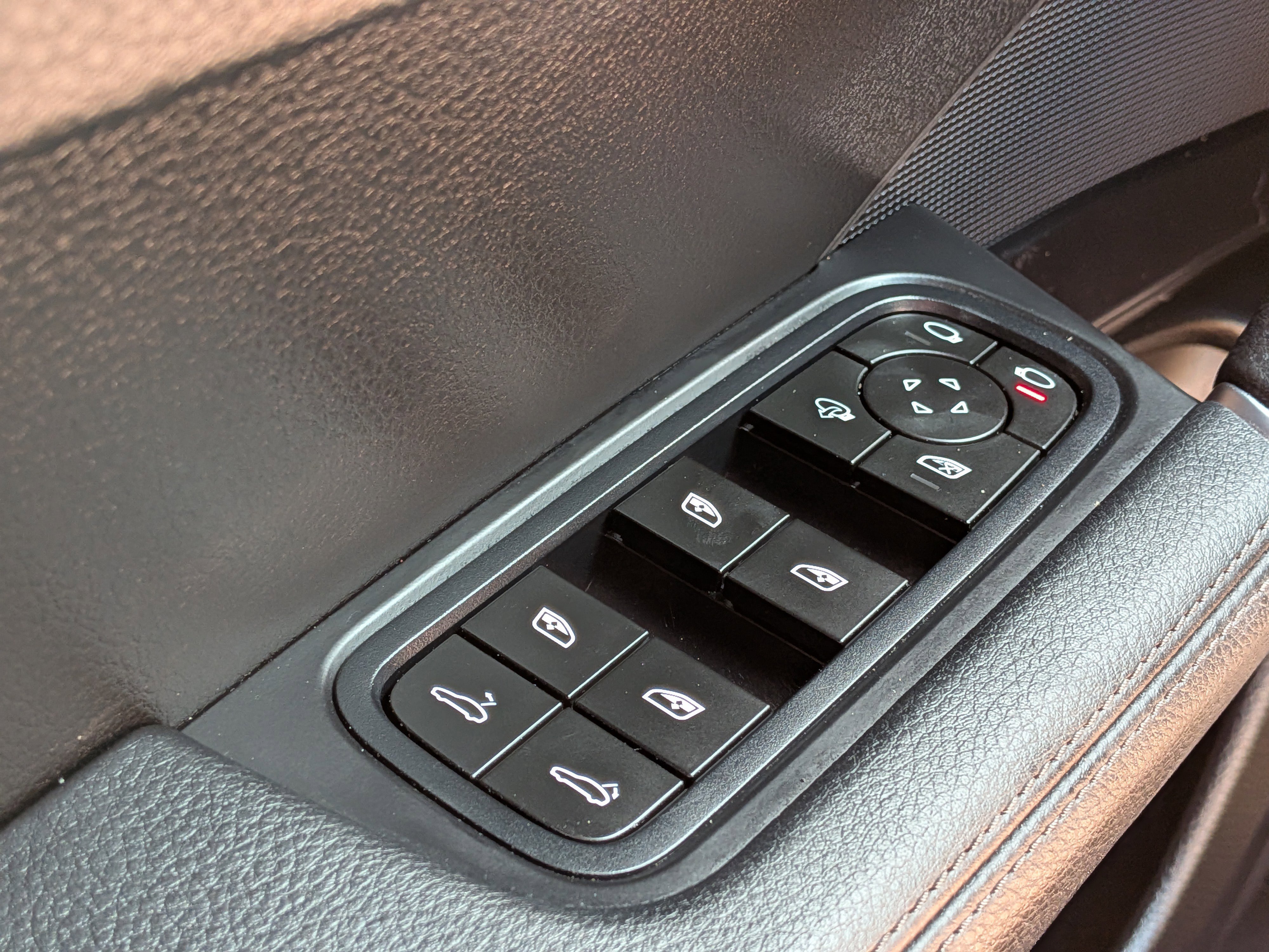 Used 2023 Porsche Cayenne AWD/4WD image 22
