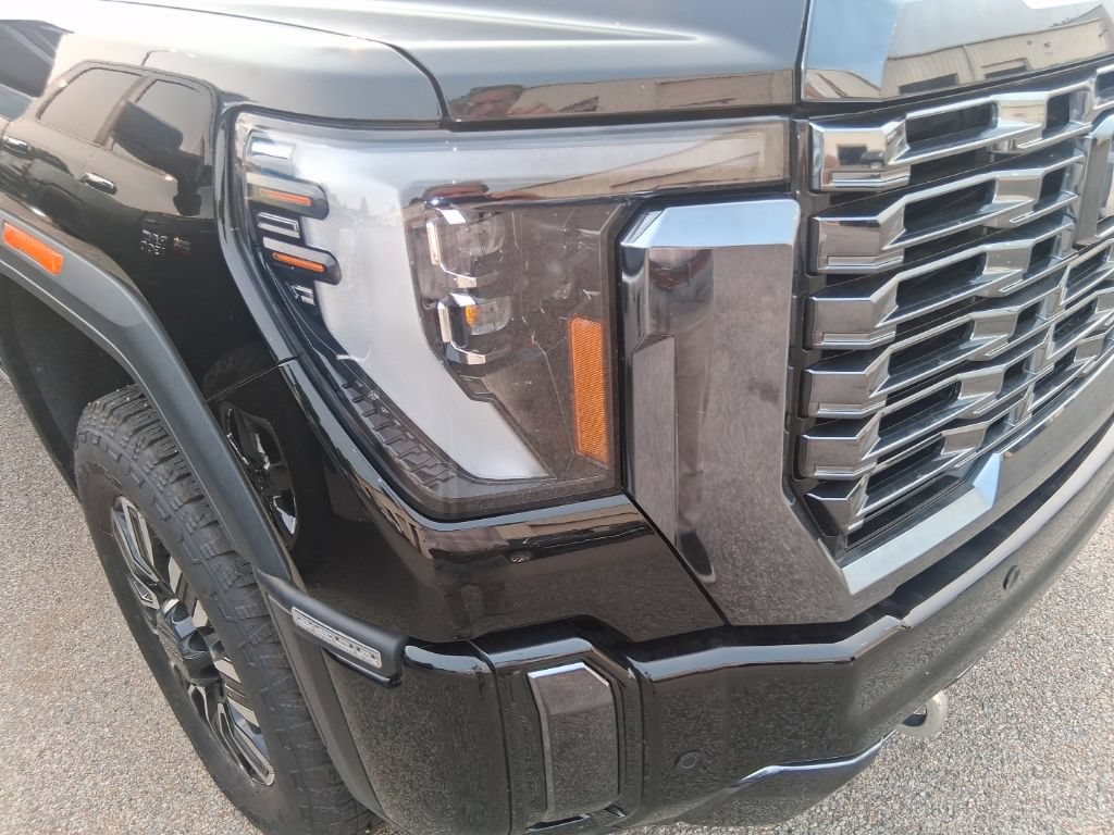 Used 2024 GMC Sierra 2500 Denali Ultimate w/ Max Trailering Package AWD/4WD image 12