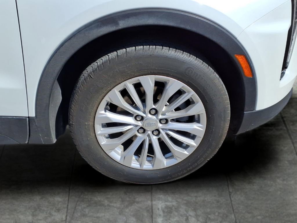 Used 2024 Cadillac XT4 Luxury w/ Cold Weather Package image 6