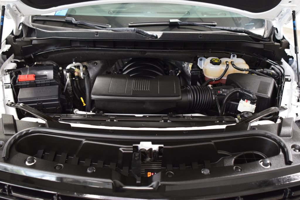 Used 2024 Chevrolet Suburban RST w/ Luxury Package AWD/4WD image 30