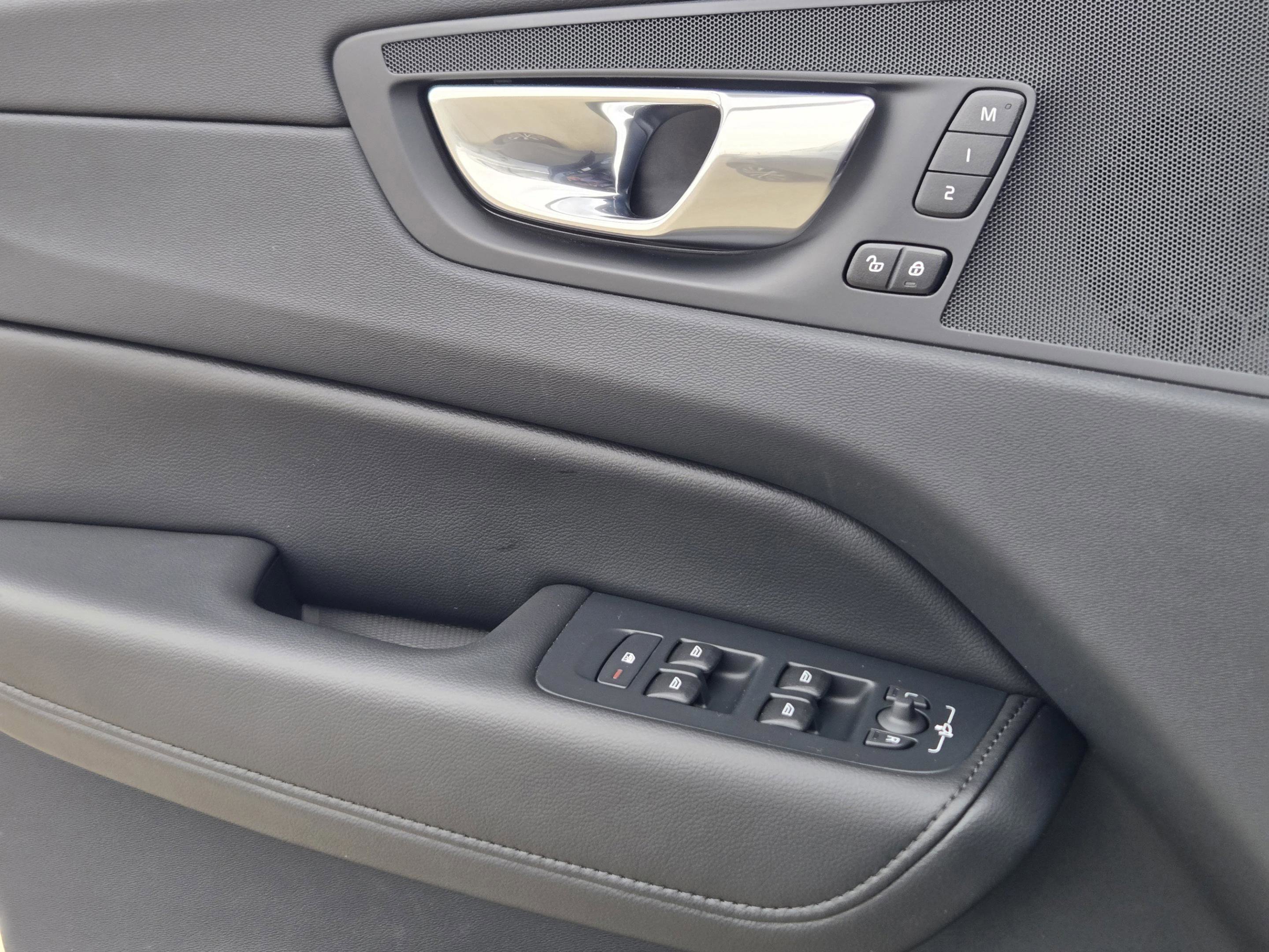 Used 2023 Volvo XC60 B5 Core w/ Climate Package image 33