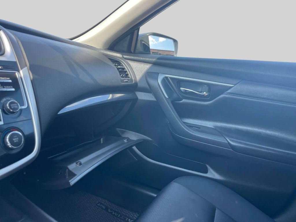 Used 2018 Nissan Altima 2.5 SR w/ Interior Lighting Package FWD image 30