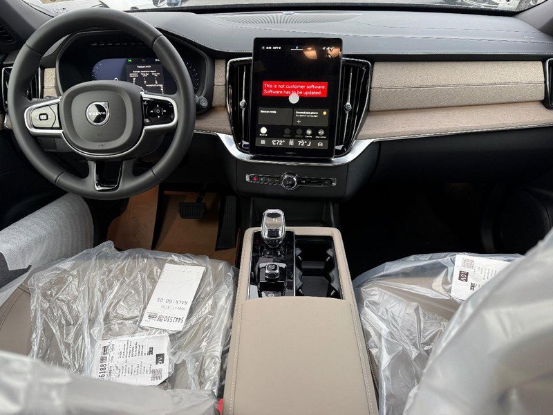 New 2026 Volvo XC90 B6 Core w/ Protection Package image 7