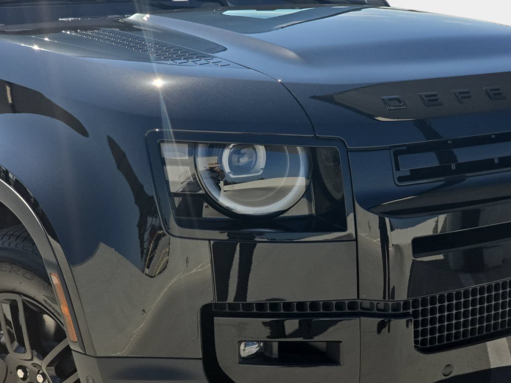 New 2026 Land Rover Defender 110 S AWD/4WD image 32