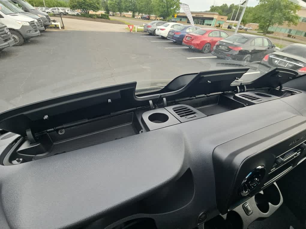 Used 2025 Mercedes-Benz Sprinter 2500 image 23