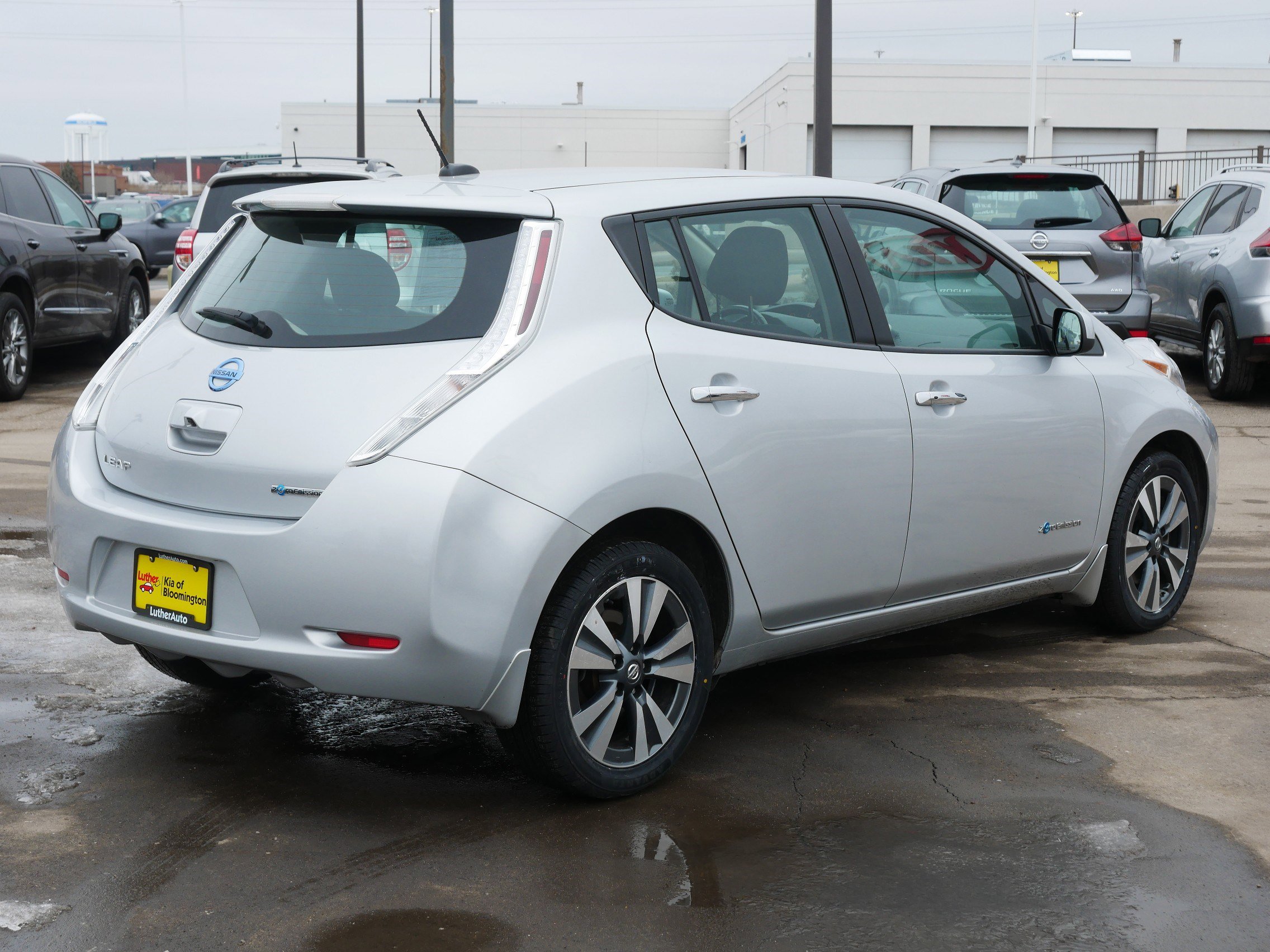 Used 2017 Nissan Leaf SV image 4