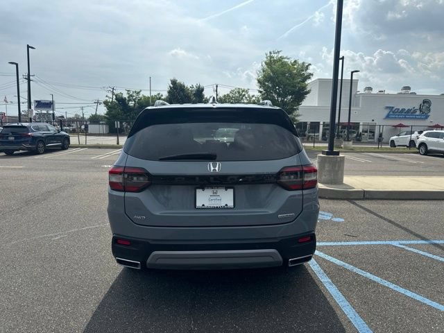 Certified 2023 Honda Pilot Touring image 7