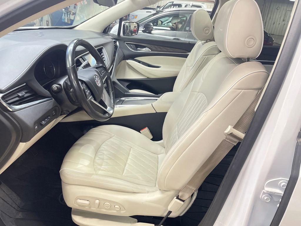 Certified 2023 Buick Enclave Avenir w/ Avenir Technology Package AWD/4WD image 14