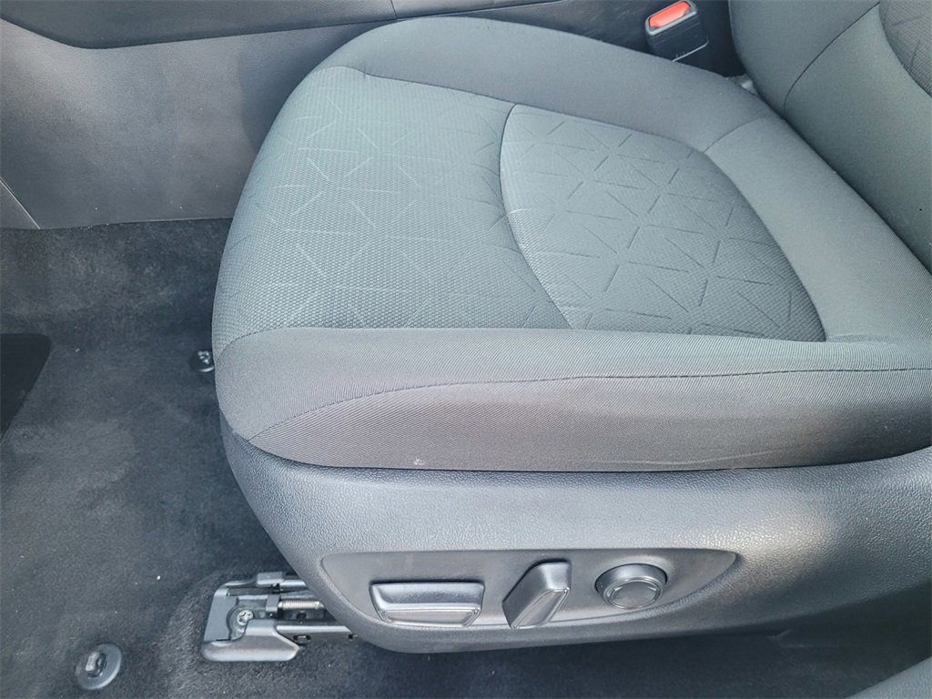 Used 2024 Toyota RAV4 XLE image 27