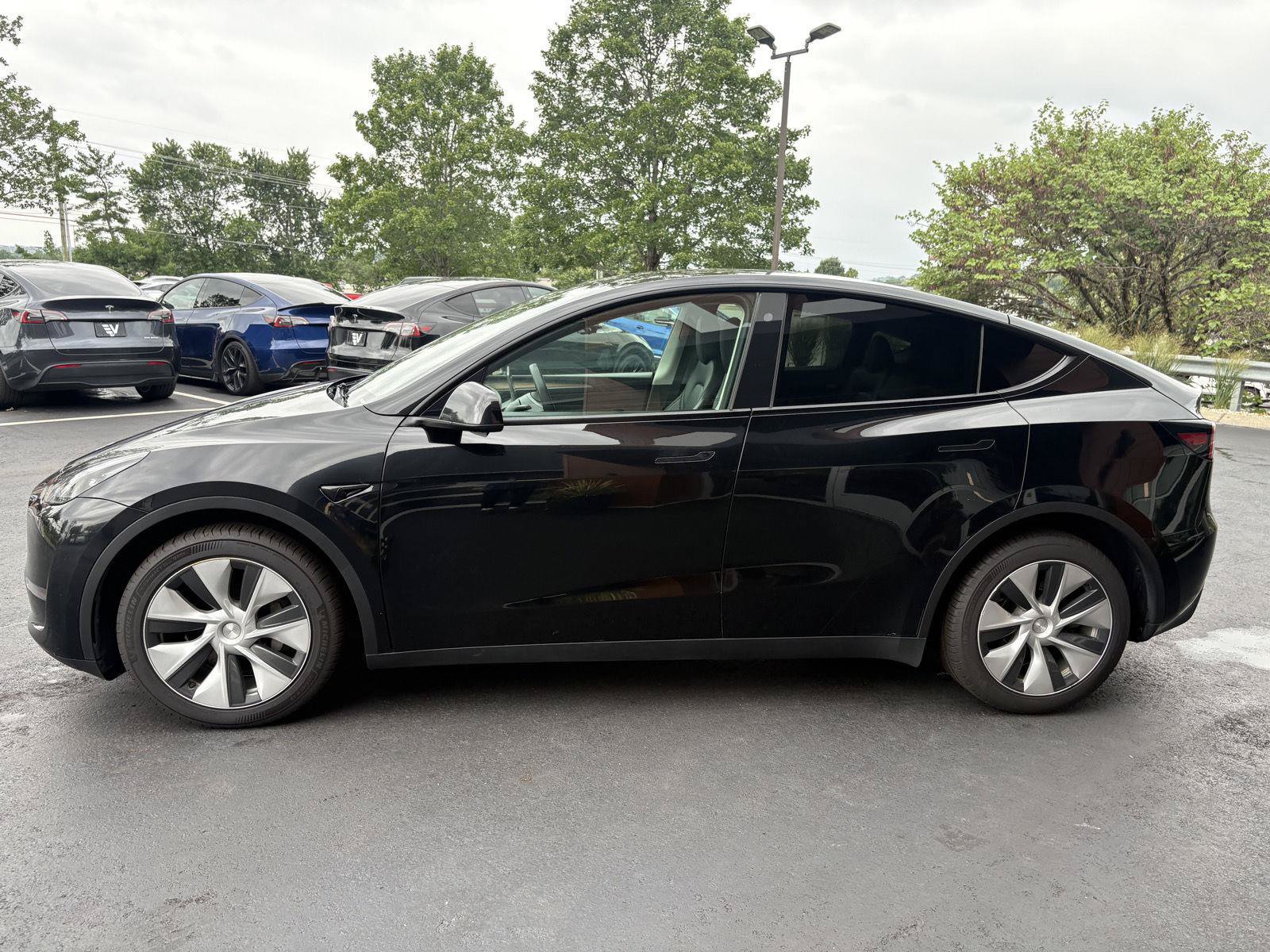 Used 2023 Tesla Model Y Long Range AWD/4WD image 5