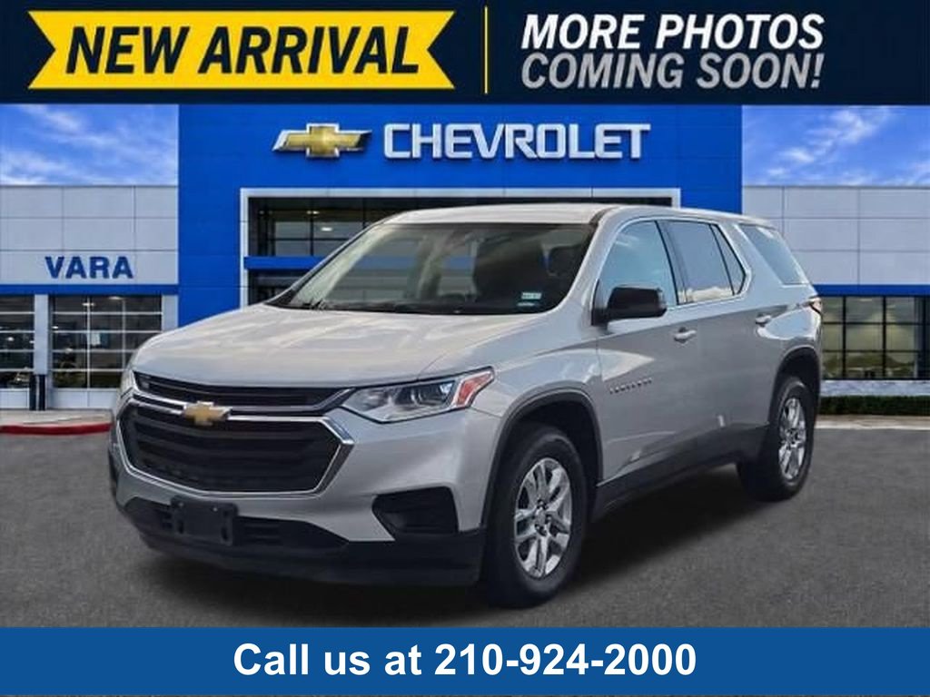 Used 2021 Chevrolet Traverse LS FWD image 1