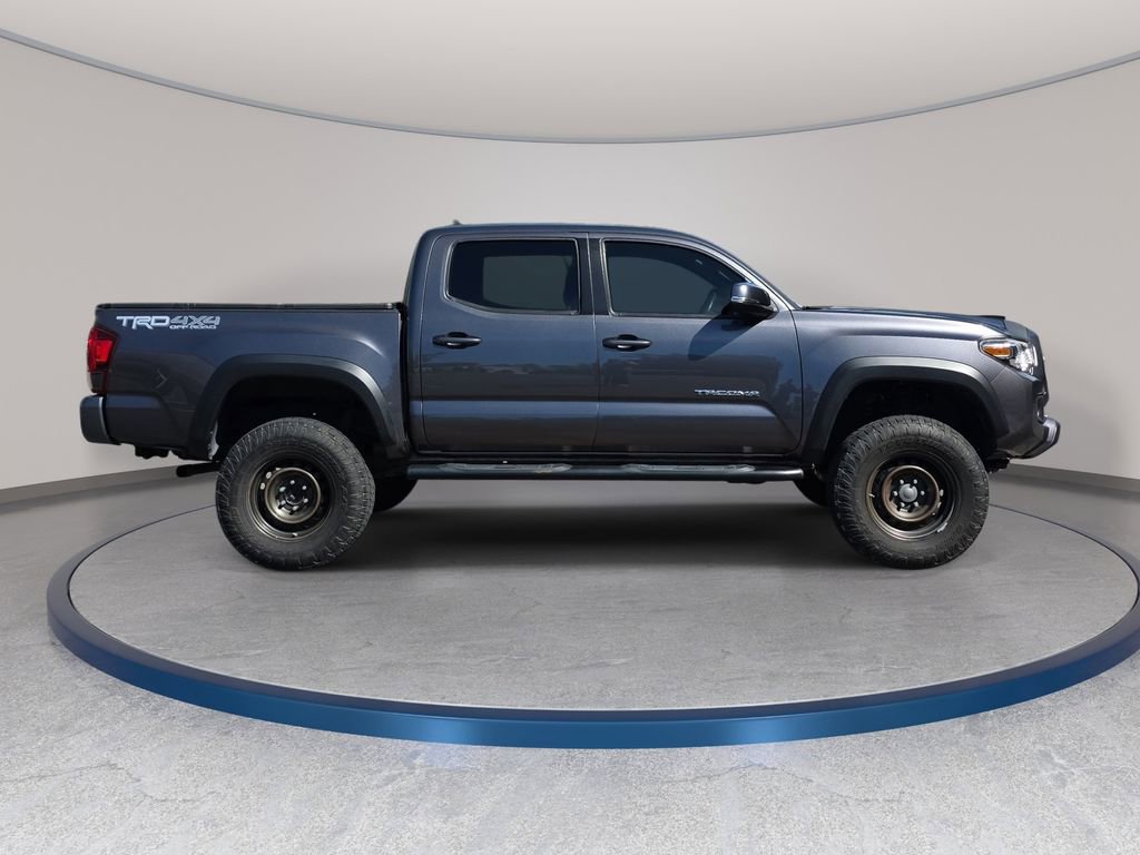 Used 2019 Toyota Tacoma TRD Off-Road w/ Technology Package AWD/4WD image 5