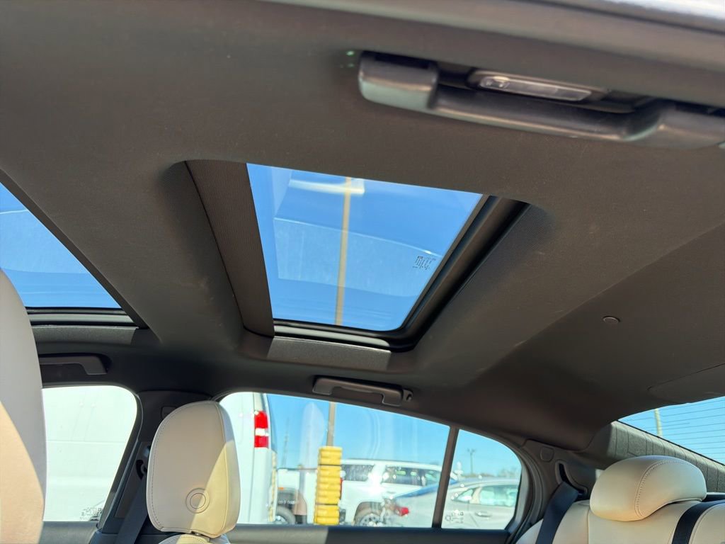 Used 2022 Cadillac CT5 Luxury w/ Sun And Sound Package image 17