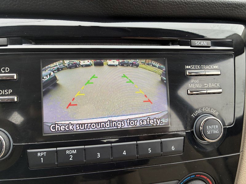 Used 2015 Nissan Rogue S image 11