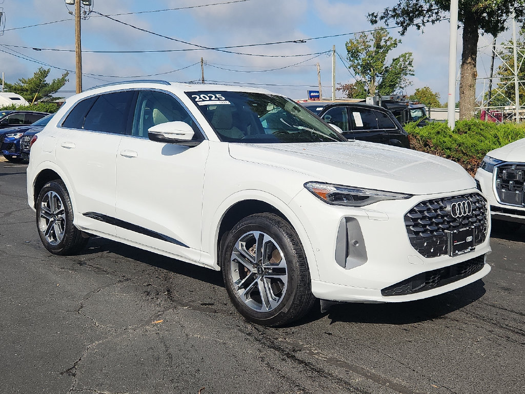 Certified 2025 Audi Q5 Premium w/ Premium Plus AWD/4WD image 2