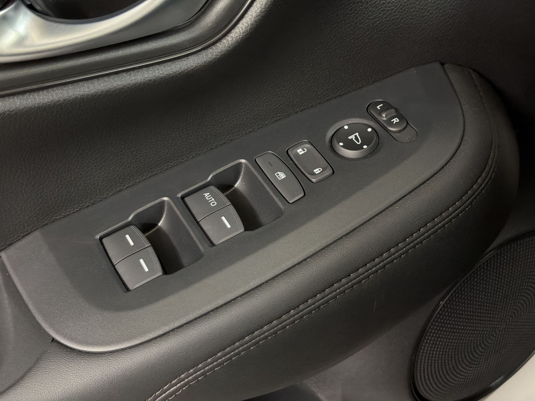 New 2027 Honda HR-V LX image 25