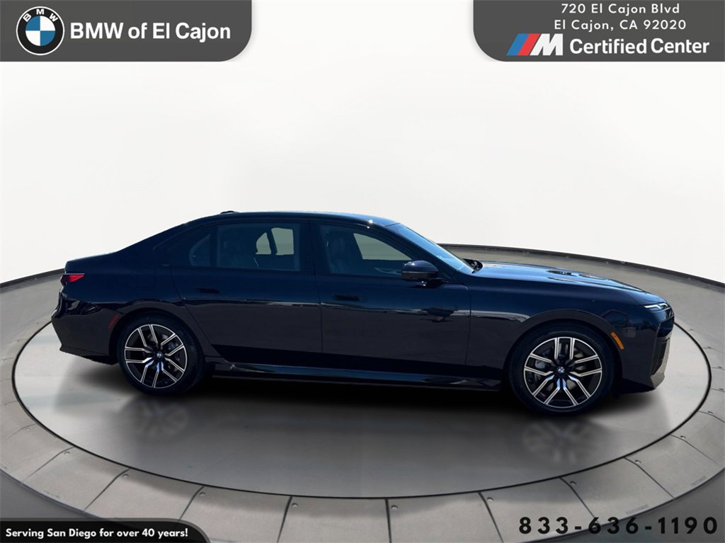 New 2026 BMW 750e xDrive image 4