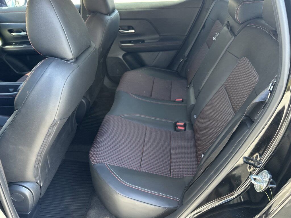 New 2025 Nissan Kicks SR FWD image 18
