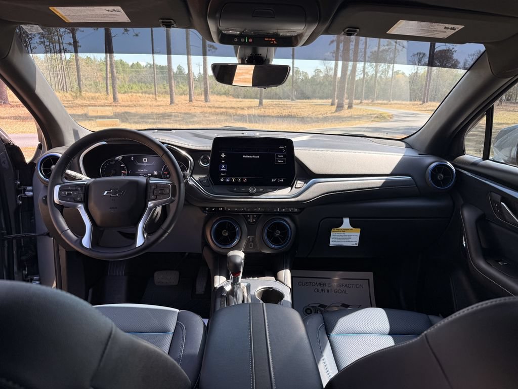 New 2025 Chevrolet Blazer RS w/ Driver Confidence II Package FWD image 17