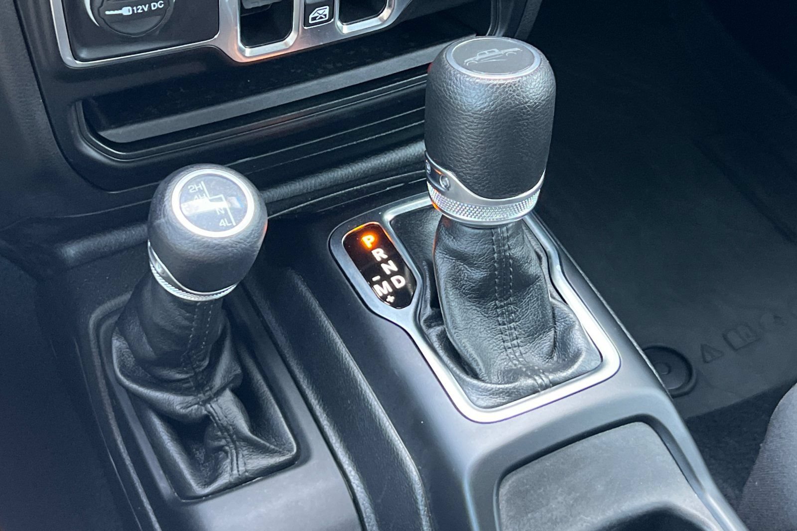 Used 2023 Jeep Gladiator Sport AWD/4WD image 27